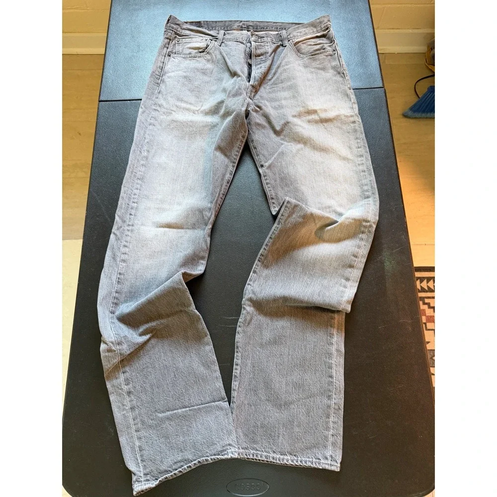 Levis 501 Original Fit Gray Faded Denim Jeans Mens 36x36 Button Fly Straight Leg